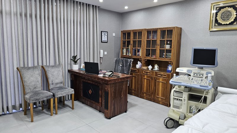 اتاق پزشک مطب قلب عظیمیه